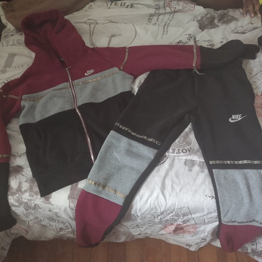 nike jogging suit